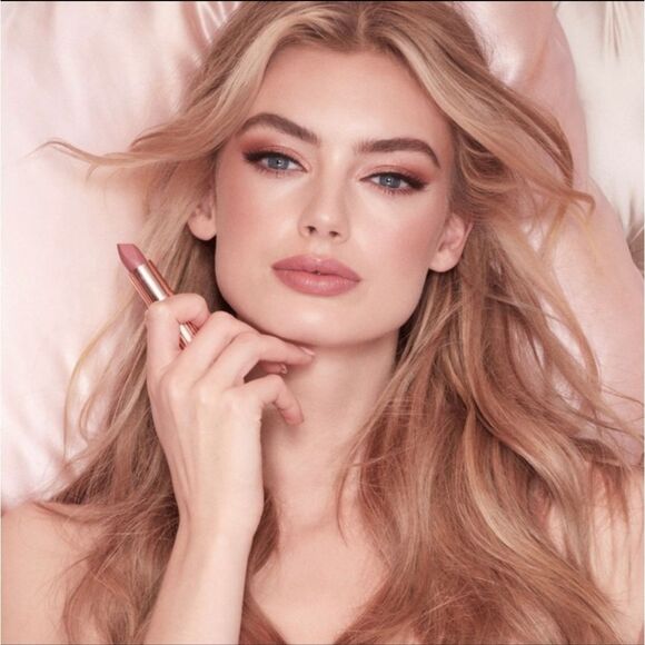 NIB Charlotte Tilbury Matte Revolution Luminous Pillow Talk - Picture 10 of 10